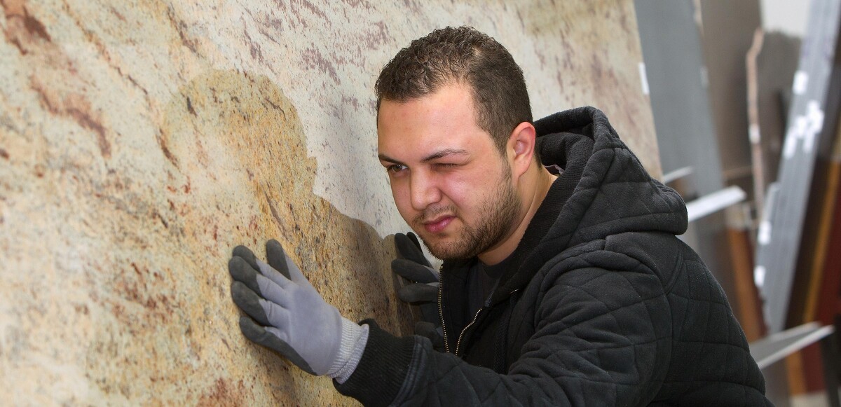 Pflege | Reinigung | Imprägnierung – Hinweise für Arbeitsplatten aus Naturstein Pflege | Reinigung | Imprägnierung – Hinweise für Arbeitsplatten aus Naturstein